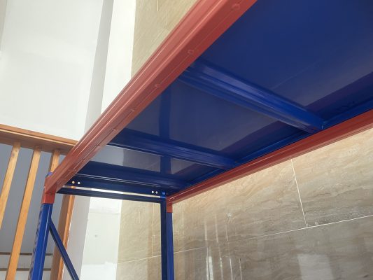 Mâm tôn tăng cứng của kệ trung tải 250kg/tầng.