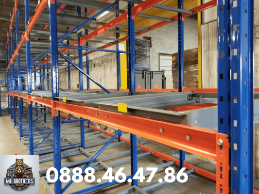 Kho hàng tại Hồ Chí Minh sử dụng kệ Push Back tối ưu không gian lưu trữ