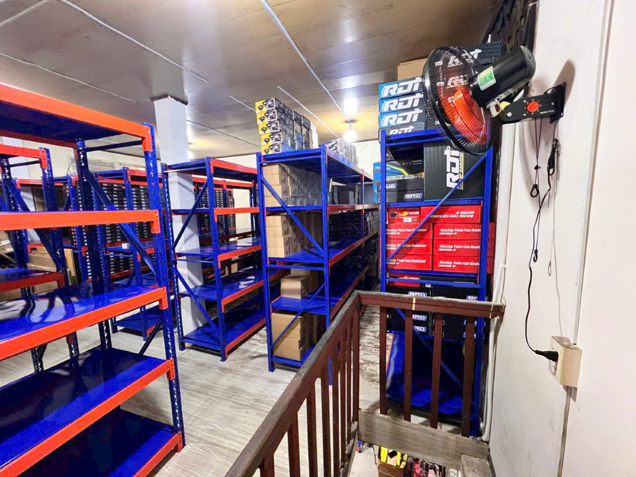 ke-trung-tai-500kg-cho-xuong-san-xuat