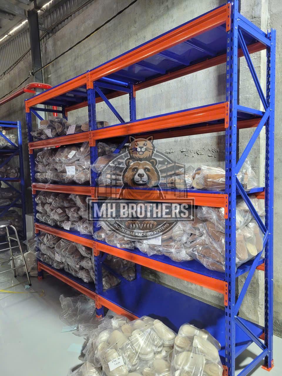 xưởng sản xuất kệ trưng bày theo yêu cầu
