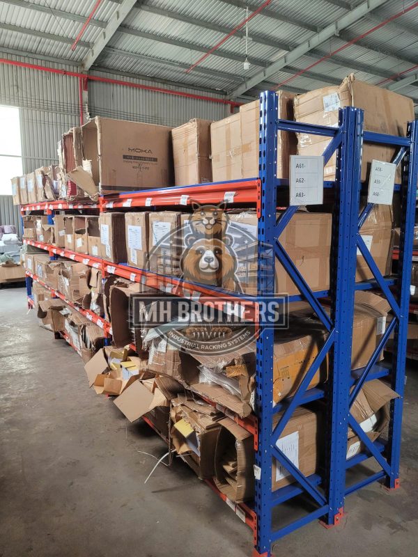 kệ trưng bày showroom nội thất